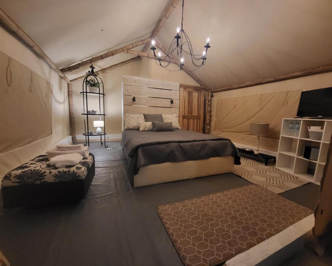 Palumbo Glamping & Villas كايامبيه المظهر الخارجي الصورة