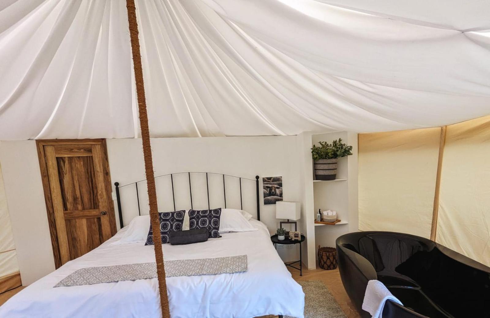 Palumbo Glamping & Villas كايامبيه المظهر الخارجي الصورة